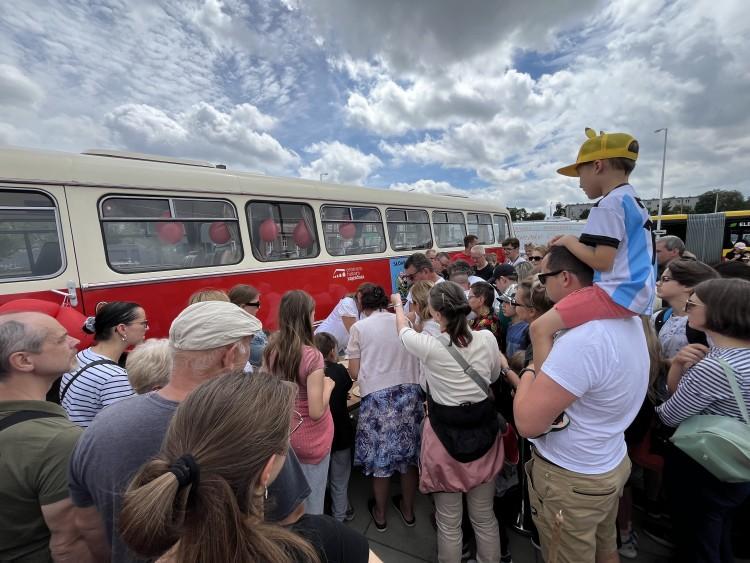 Wrocław: Ogórki w Zajezdni robią furorę. Tłumy chętnych na przejażdżki