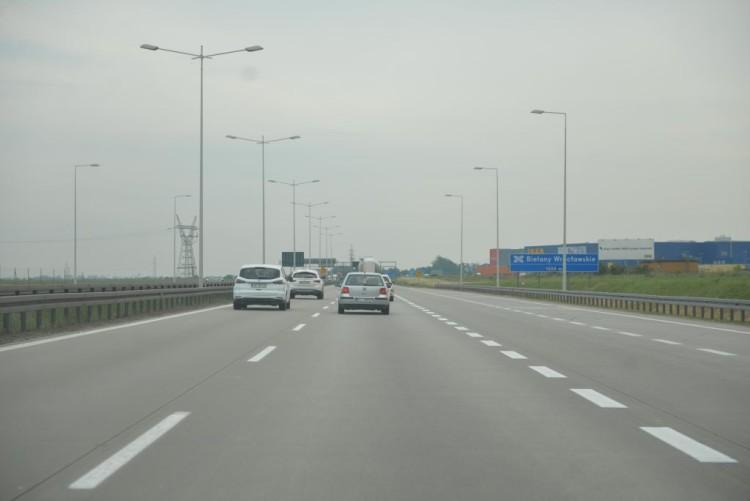 Od jutra na A4 zakaz wyprzedzania dla ciężarówek. Rząd zapowiedział trzeci pas autostrady