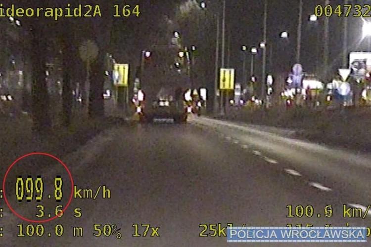 Wrocław: Autobus pędził przez miasto prawie 100 km/h. Kierowca: realizowałem rozkład jazdy [WIDEO]