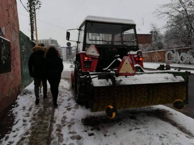 IMGW ostrzega przed intensywnymi opadami śniegu i oblodzeniem