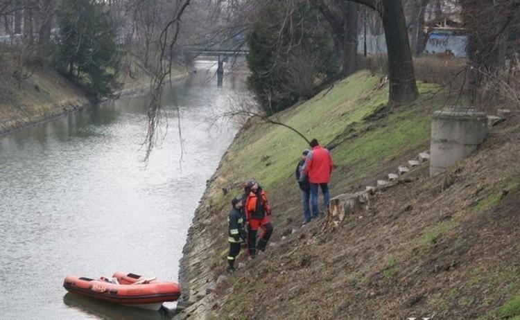Wrocław: Martwy człowiek w fosie miejskiej. Nie wiadomo, kto to
