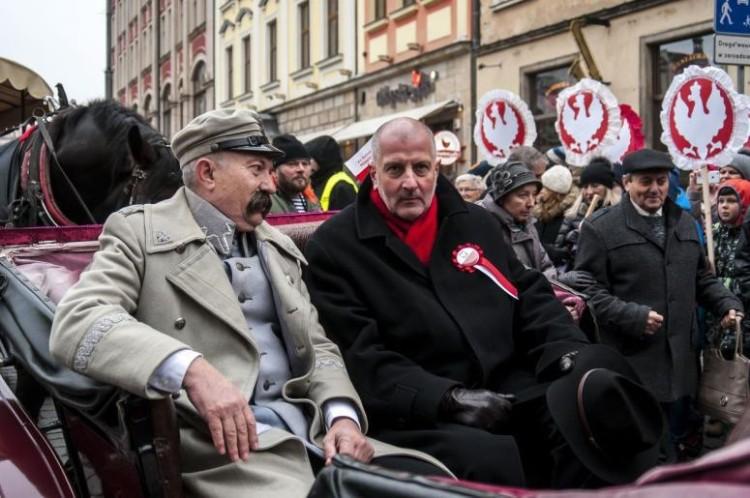 W sobotę 16. Radosna Parada Niepodległości. Na Iglicy zawiśnie biało-czerwona flaga