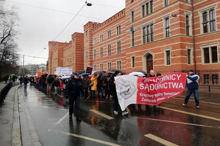 Pracownicy sądów znów zablokują ulice. Szykują się korki
