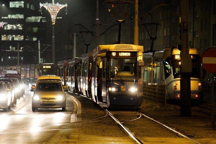 Awaria MPK Wrocław. Objazdy dla tramwajów i autobusy za tramwaj