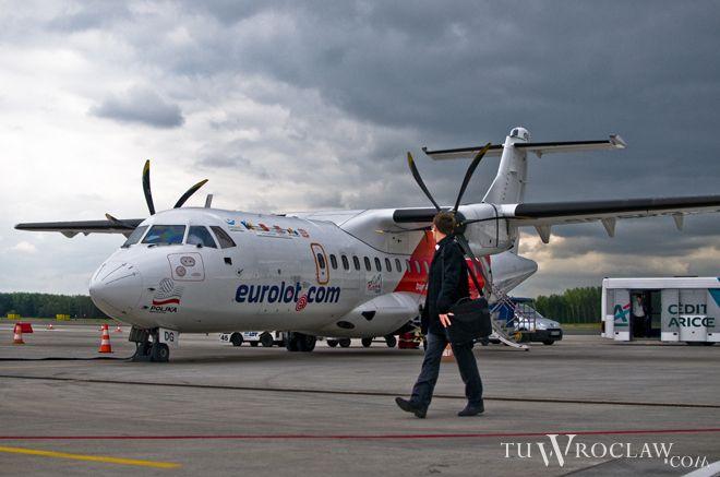 Wciąż przybywa pasażerów na wrocławskim lotnisku. Wybieramy nie tylko żelazne kierunki