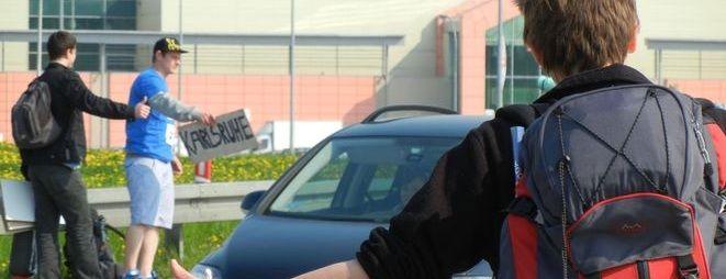 Tysiąc studentów wyruszy auto stopem z Wrocławia do...