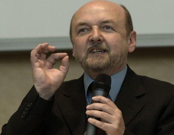 Profesor Ryszard Legutko musi przeprosić wrocławskich uczniów za obrazę