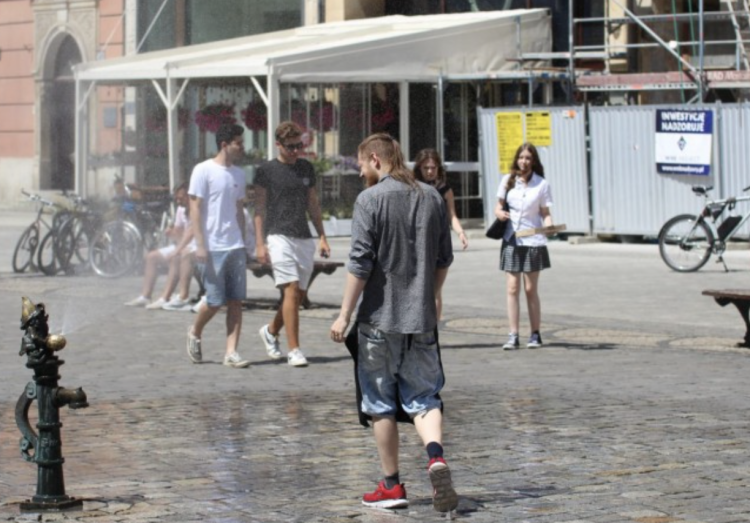 Wrocław: Ekstremalne upały i zagrożenie podtopieniami
