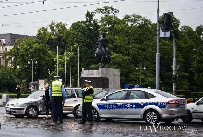 Wrocławska policja sama po wypadkach będzie lakierować swoje radiowozy