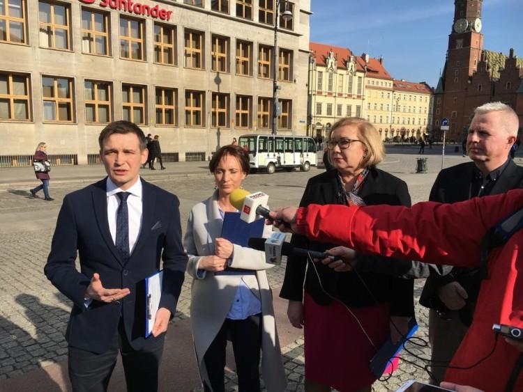 Politycy PO obiecuje przyspieszenie przebudowy A4