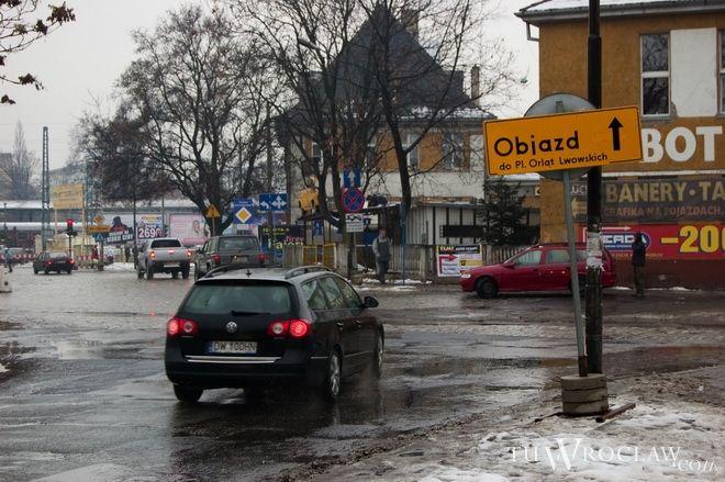 Dobiega końca rozbudowa placu Orląt Lwowskich. Koniec z objazdami