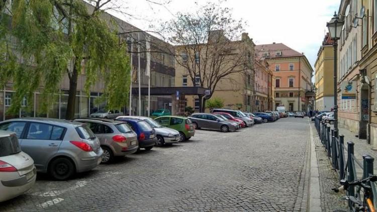 Rada miejska za dekomunizacją Wrocławia. „Panny Wyklęte” zastąpią żołnierzy Armii Ludowej