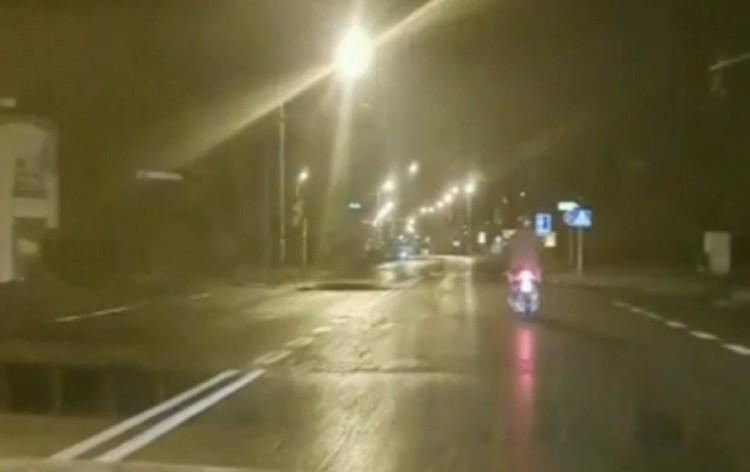 Kompletnie pijany uciekał kradzionym motorowerem przed policją