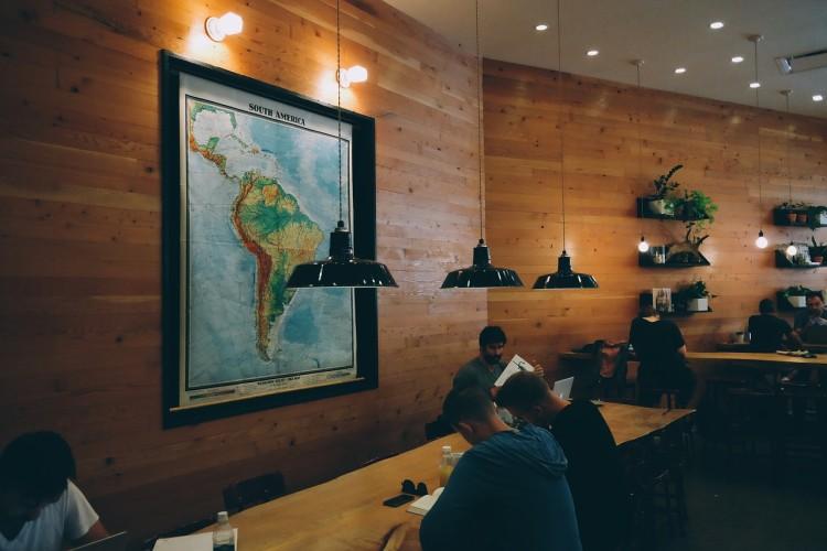 Wrocławskie restauracje zawieszają coworking po policyjnych kontrolach