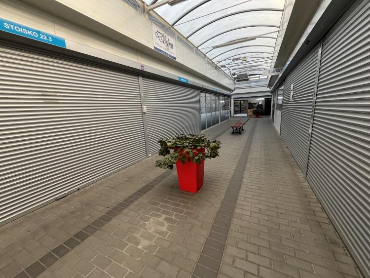 Pustki w Pasażu Zielińskiego. Starzy poszli na emerytury, młodzi nie widzą perspektyw