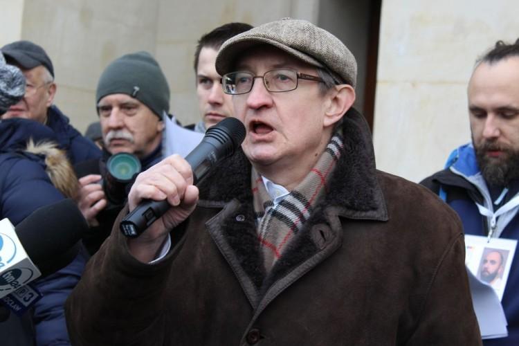 Pinior zostaje na wolności. Prokuratura chce ujawnienia materiałów