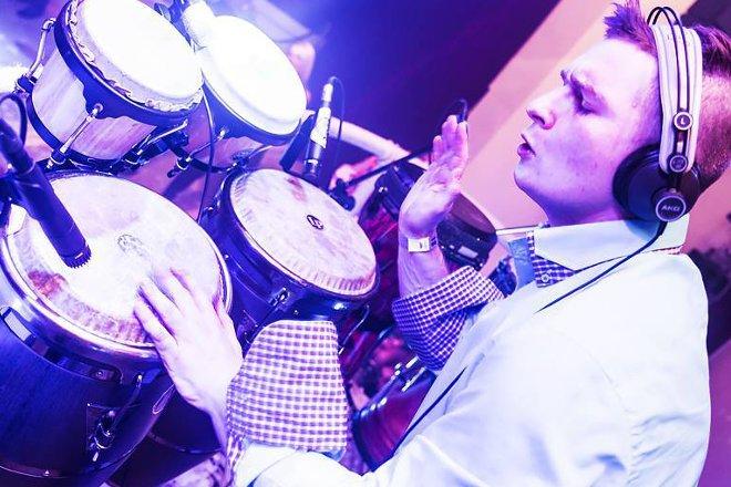 Zapraszają wrocławian na świetne muzyczne show z perkusją w roli głównej 