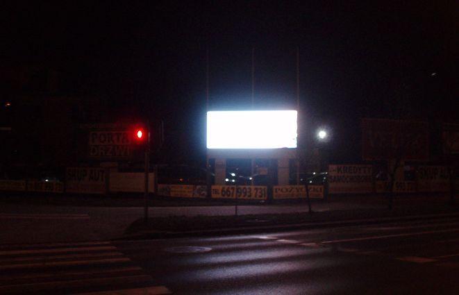 LEDem po oczach, czyli czy z wrocławskich skrzyżowań znikną reklamy świetlne?