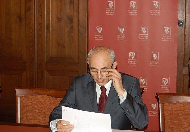 Absolwenci największej wrocławskiej uczelni cenieni w całym kraju