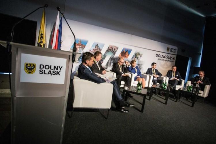 Radni KO i PSL poparli marszałka. Chcą wyjaśnień od Kaczyńskiego
