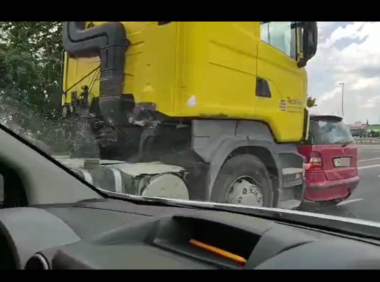 Wypadek na wjeździe do Wrocławia. Gigantyczne utrudnienia