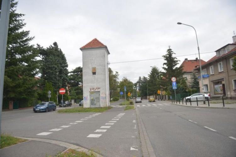 Przebudowa ulicy na Oporowie. Powstają pasy zwalniające, ale nie będzie chodnika
