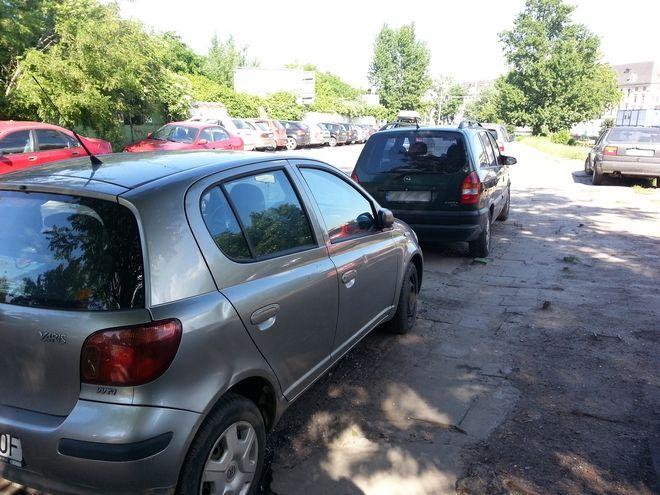 Na Księcia Witolda doraźnie wyremontują chodnik. Ale na gruntowną przebudowę nie ma co liczyć