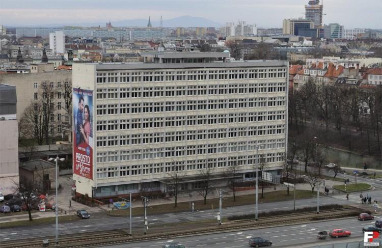 Mówili, że to dom roku. Co teraz czeka ten biurowiec? Przebudowa i rozbiórka