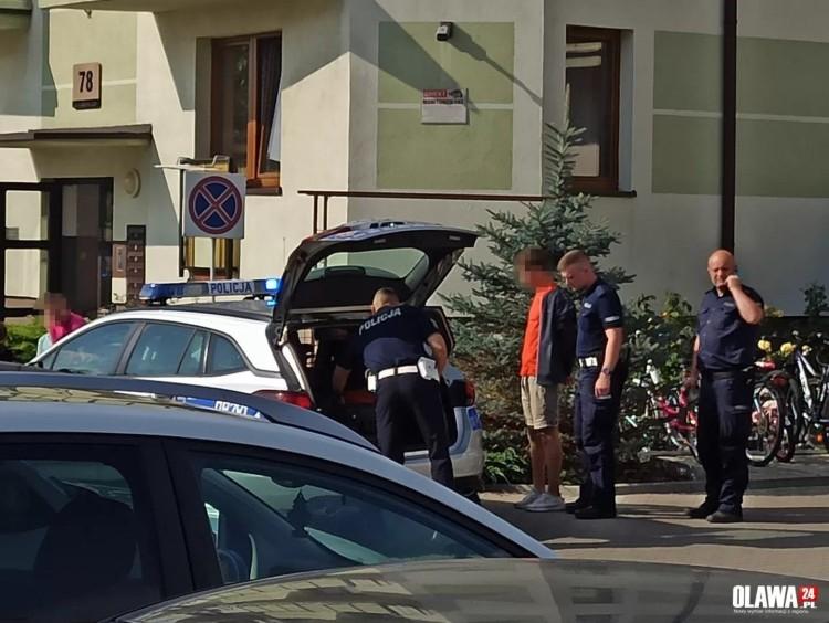 Brutalne zabójstwo na osiedlu. 17-latek zabił śpiącego ojczyma siekierą