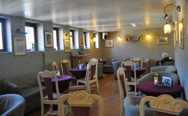 Peter John Birch na darmowym koncercie w Cafe Borówka