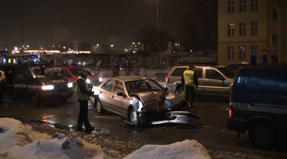 Pijany wjechał w policjantów