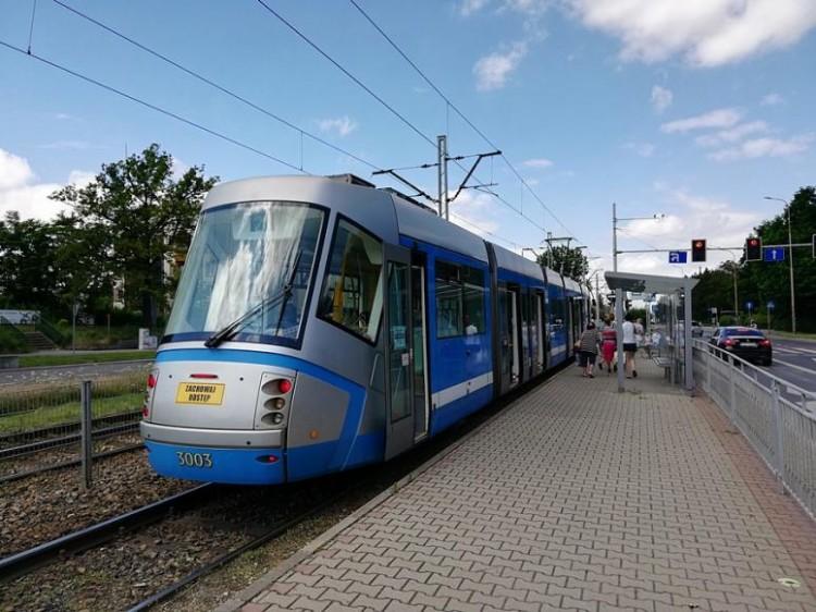 Od weekendu zmiany w kursowaniu kilku linii autobusowych i tramwajowych