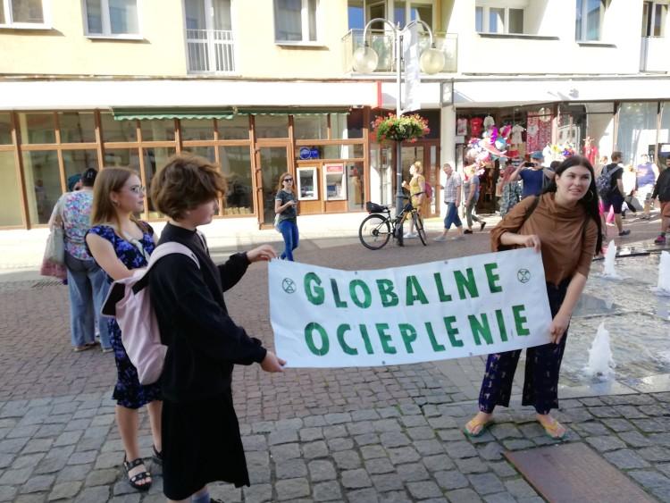 Przez Wrocław przeszedł klimatyczny kondukt żałobny [ZDJĘCIA]