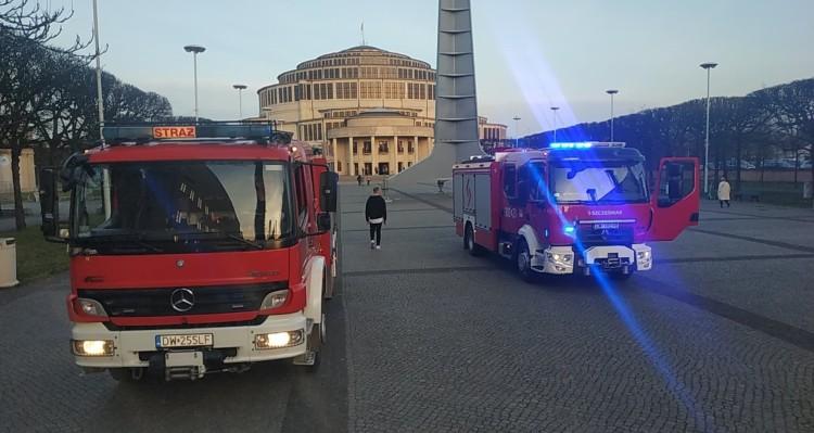 Akcja straży pożarnej pod Halą Ludową. Włączyła się czujka przeciwpożarowa