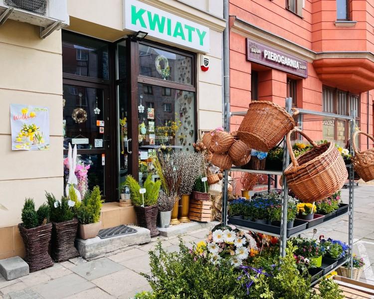 Tak Wrocław wygląda na Wielkanoc – najpiękniejsze witryny i dekoracje [ZDJĘCIA]