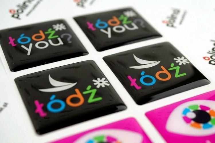 Nowoczesny i skuteczny nośnik reklamy? Zainwestuj w naklejki 3D