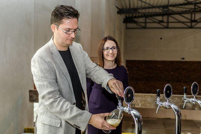 Wrocławski Browar Stu Mostów świętuje  udany rok i prezentuje urodzinowe piwo