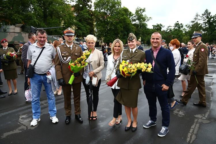 Promocja na pierwszy stopień oficerski absolwentów Akademii Wojsk Lądowych [ZDJĘCIA]