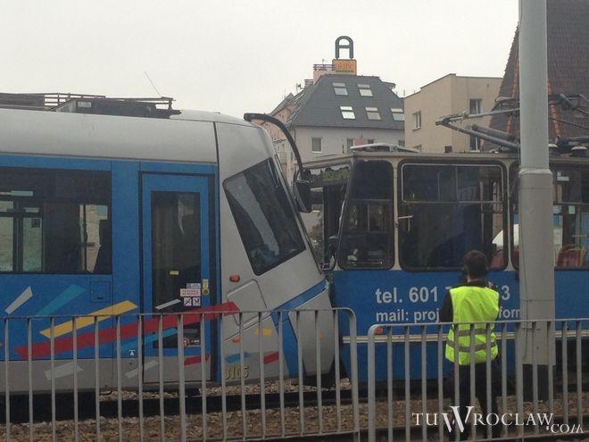 Wypadek tramwajów na placu Dominikańskim. Dziewięciu rannych pozostaje w szpitalu