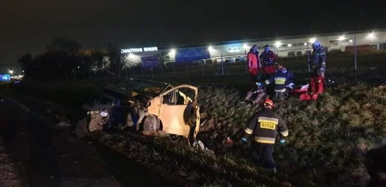 Wypadek na autostradzie A4 pod Wrocławiem. Bus na dachu