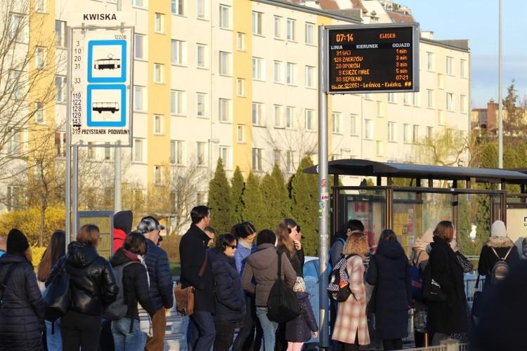 Awaria na ul. Legnickiej we Wrocławiu. Utrudnienia dla pasażerów MPK Wrocław