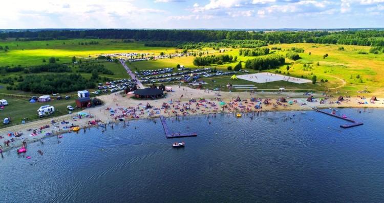300-metrowa plaża pod Wrocławiem. Tylko godzina drogi, a wstęp za darmo