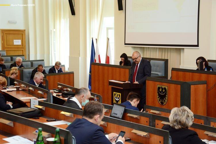 Wotum zaufania i absolutorium dla zarządu województwa