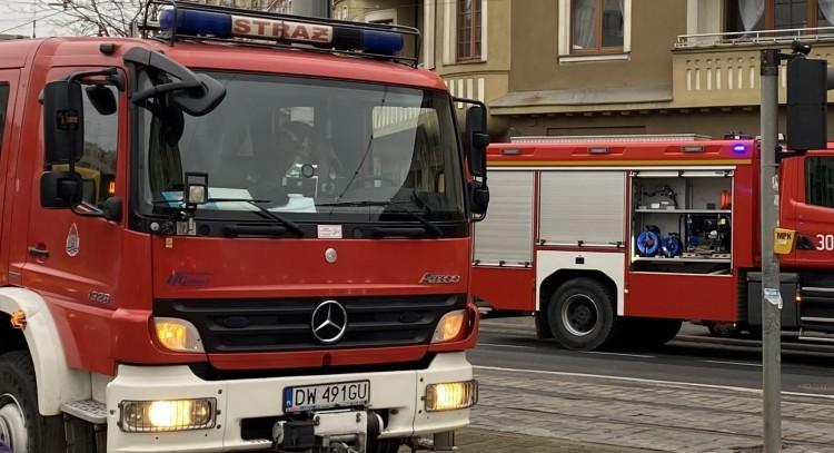 Pożar pustostanu na Pawłowicach we Wrocławiu