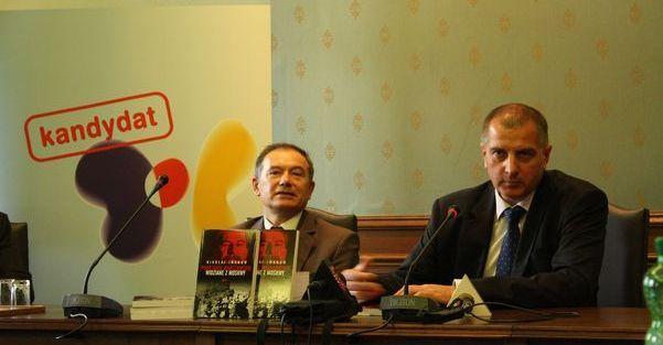 Książka o Powstaniu Warszawskim trafi dziś do szkół