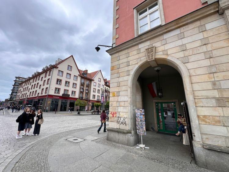 Poczta Polska we Wrocławiu to fikcja? Przesyłki nie docierają do mieszkańców