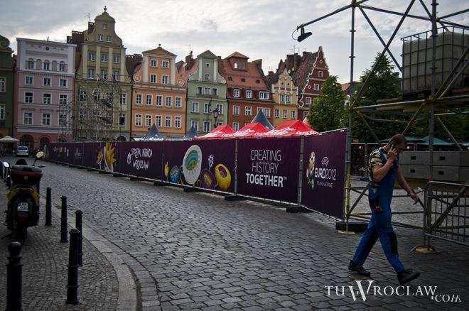 Sprawdź jak wyrobić, płacić i posługiwać się kartą w Strefie Kibica