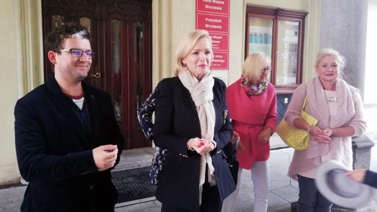 Bezpartyjny Wrocław prezentuje program dla dzieci i seniorów. Nowoczesne szczepionki i domy opieki