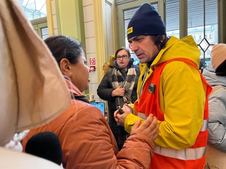 „Już im obojętne, gdzie wysiądą.” Do Wrocławia wraca pociąg humanitarny