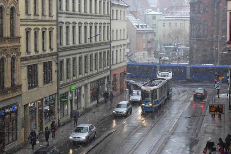 Gdzie ta wiosna? Do Wrocławia wróciły mrozy i śnieg